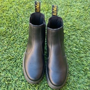 Doc Marten Chelsea Boots
